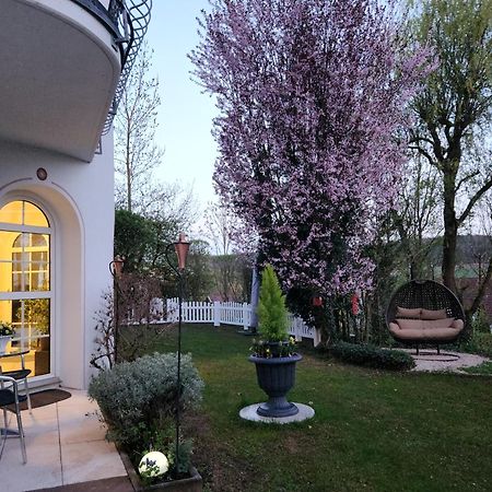 Gardenview Apartments & Suites Bei Bad Kissingen Нюдлинген Экстерьер фото